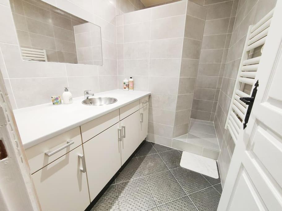 Apartament L'Arcadia 4 Lits Climatise Jeu D'Arcade Centre Historique Nîmes Zewnętrze zdjęcie